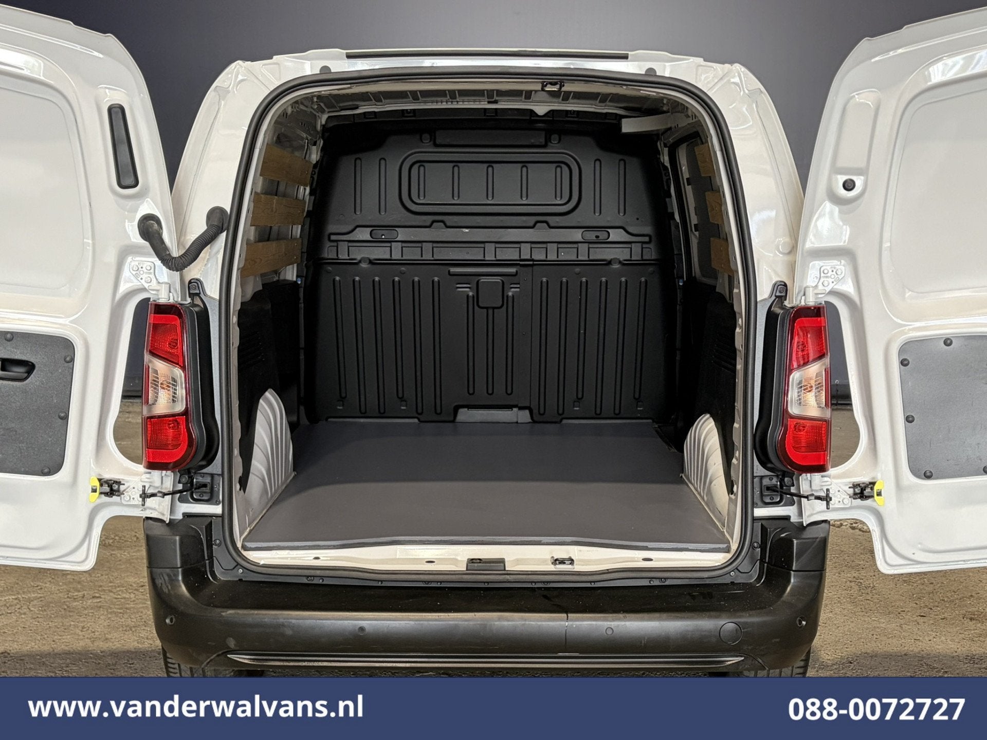 Opel Combo 1.5 BlueHDi 131pk L1H1 Euro6 Airco | Apple Carpla, Voorwielaandrijving, Dealer onderhouden, Stof, Gebruikt