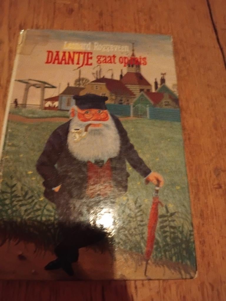 Daanje gaat op reis - Leonard Roggeveen (71 blz), Ophalen of Verzenden, Gelezen, Leonard Roggeveen, 3 tot 4 jaar