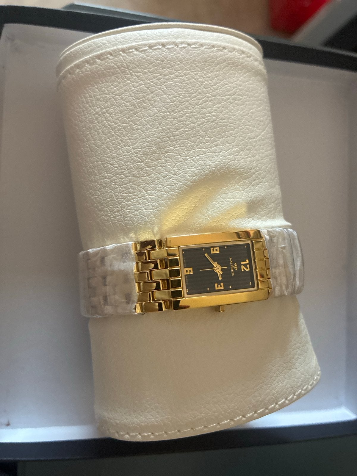 Murex Swiss Made Horloge - Goudkleurig met Zwarte Wijzerplaa, Sieraden, Tassen en Uiterlijk, Overige merken, Overige materialen