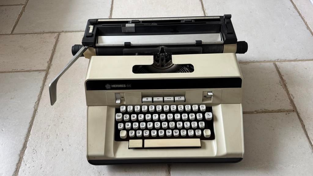 Hermes 44 typemachine, Diversen, Typemachines, Ophalen of Verzenden, Gebruikt