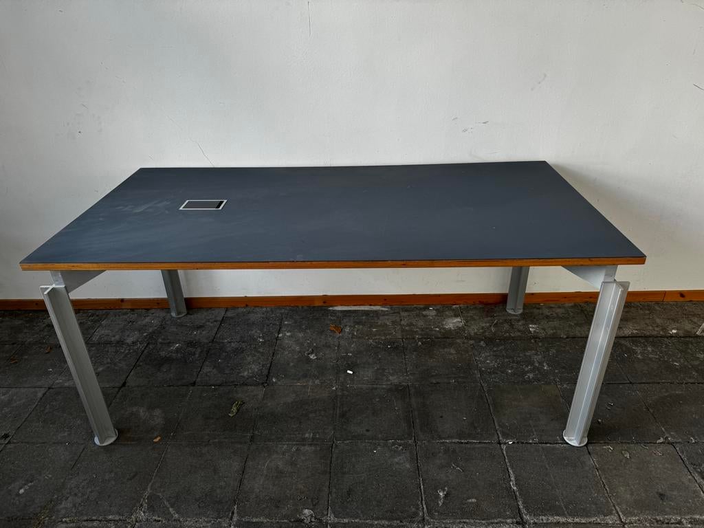 2x Bulo design bureau 80x200 cm - Gebruikt, Huis en Inrichting, Bureaus, Ophalen, Gebruikt