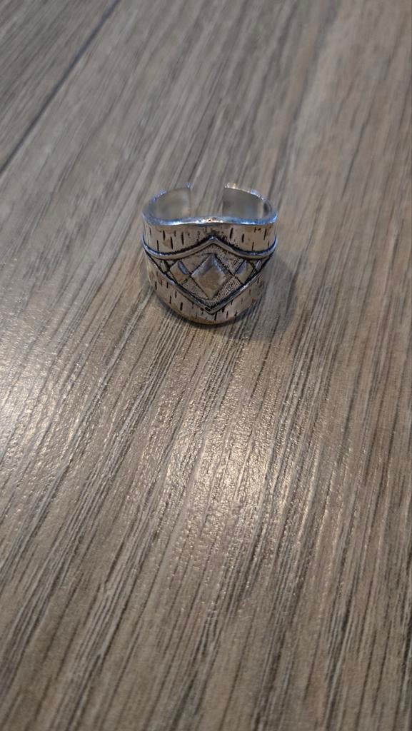 Ethnasia Boheemse Ring - Verstelbaar Zilverkleurig, Overige materialen, Verzenden, Zo goed als nieuw, 17 tot 18