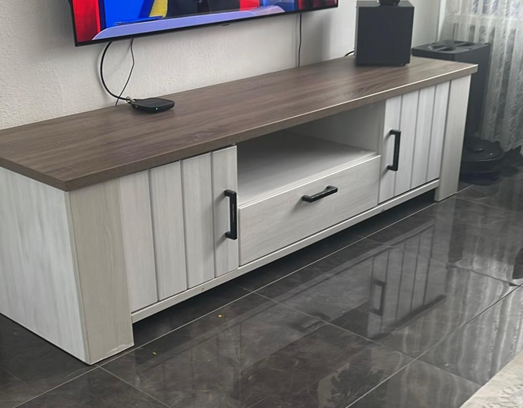 Modern tv-meubel + eettafel 200x90 + 6 eetstoelen, Huis en Inrichting, Ophalen