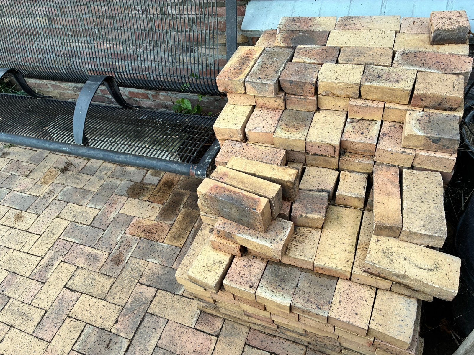 Gratis af te halen, ongeveer 8m2 gebakken klinkers, Ophalen, Gebruikt, 5 tot 10 m², Klinkers