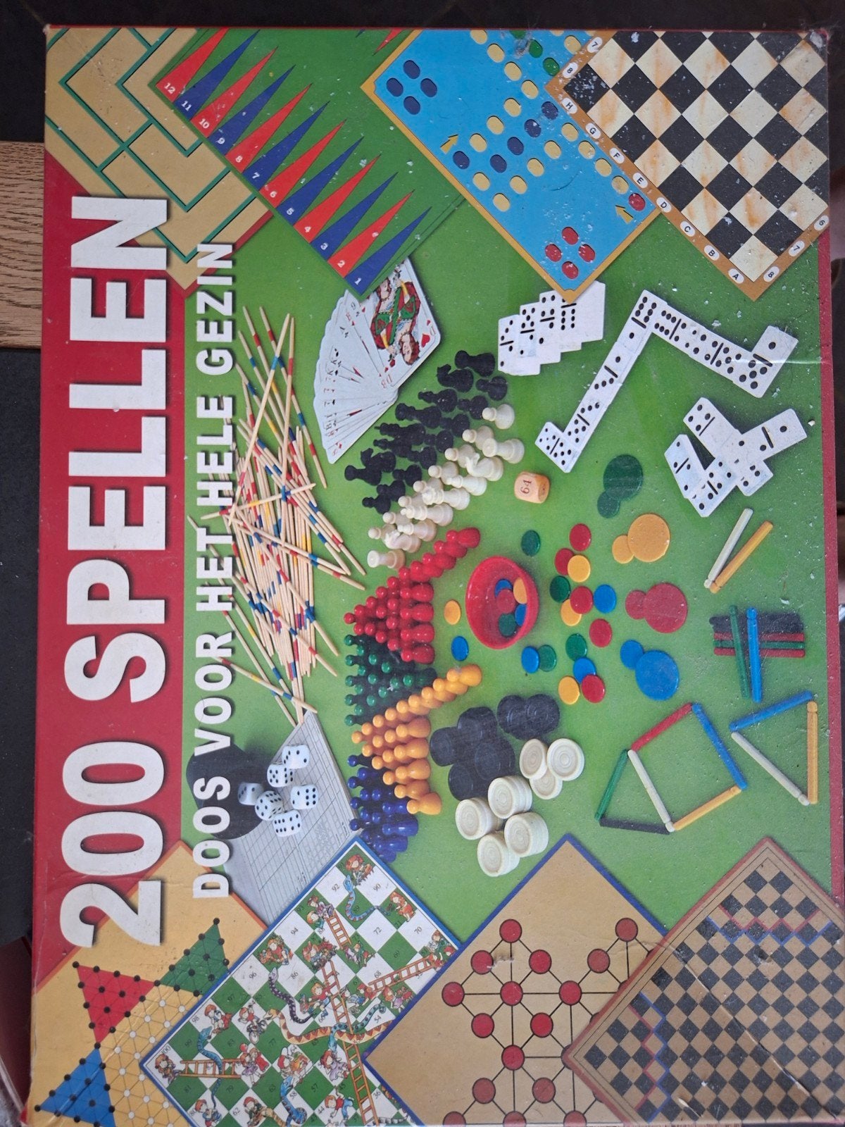 200 Spellen Doos voor het Hele Gezin, Vijf spelers of meer, Ophalen of Verzenden, Gebruikt