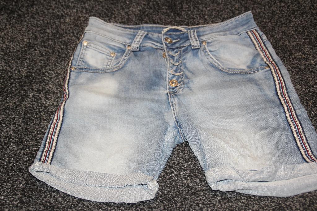 spijkerbroek kort, Ophalen of Verzenden, Gedragen, Blauw, W30 - W32 (confectie 38/40)