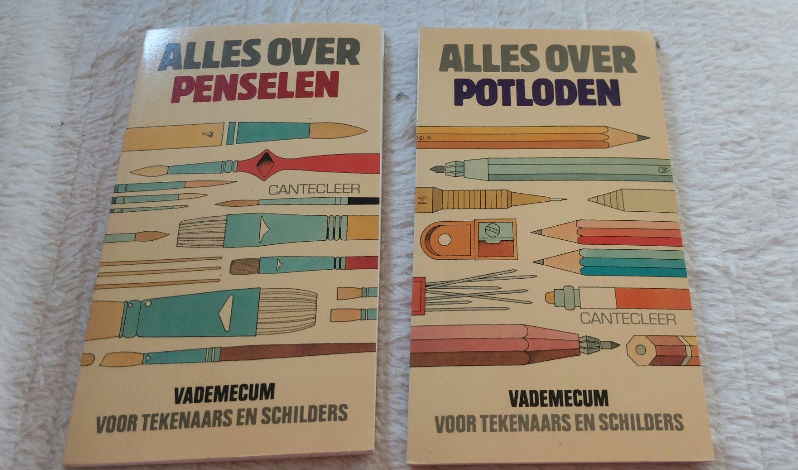 Alles over potloden/ penselen., Ophalen of Verzenden