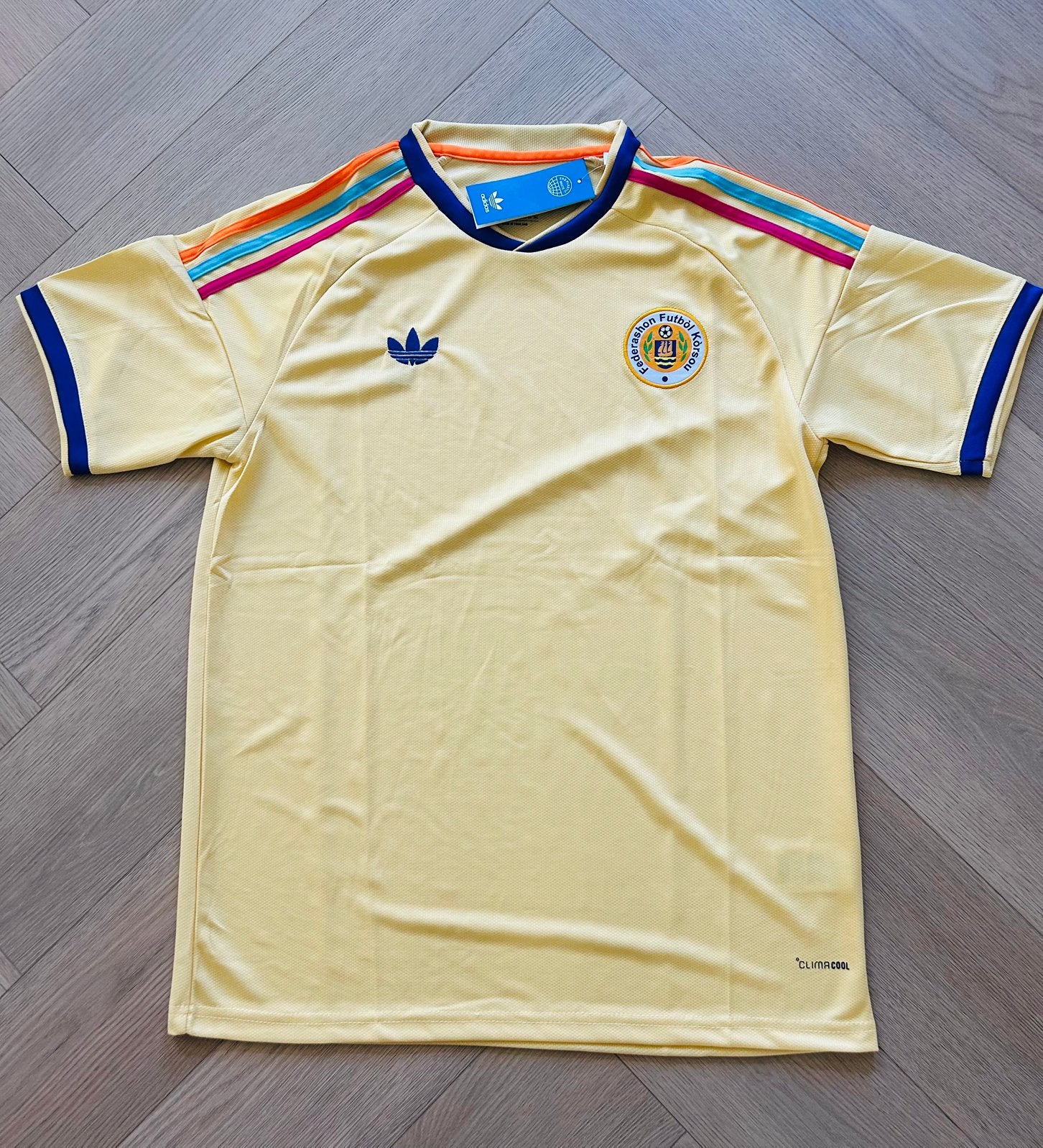 Curaçao wk 2026 uittenue maat L, Sport en Fitness, Maat L, Ophalen of Verzenden, Nieuw, Shirt