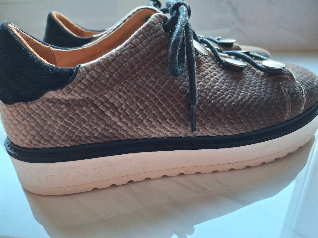 Sneakers SVNTY, Kleding | Dames, Beige, Ophalen of Verzenden, SVNTY, Sneakers of Gympen