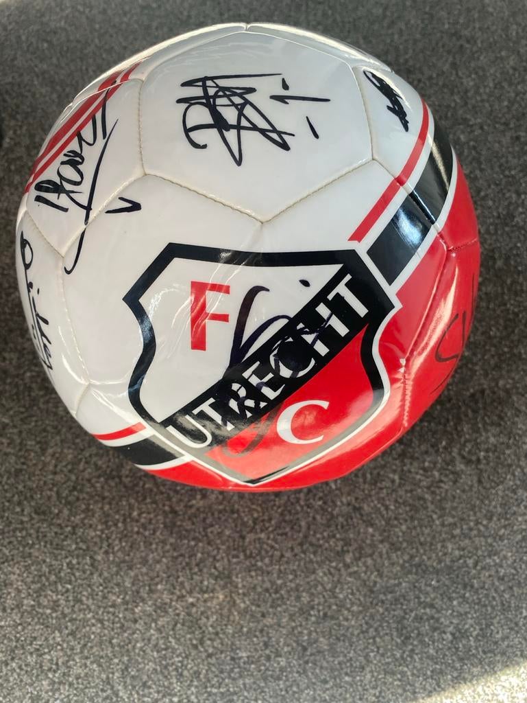 Gesigneerde FC Utrecht voetbal 24/25