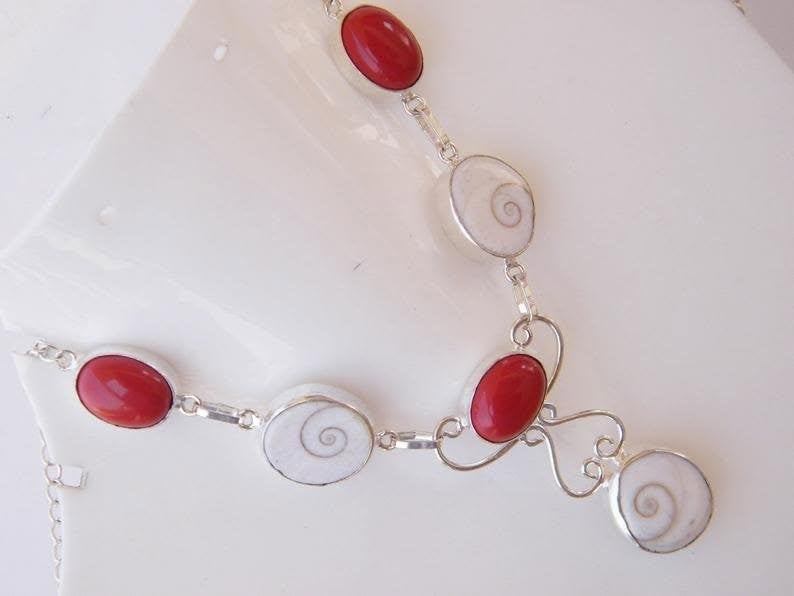 Prachtige verzilverde ketting versierd met Eye of Shiva., Nieuw, Ophalen of Verzenden, Met edelsteen, Zilver