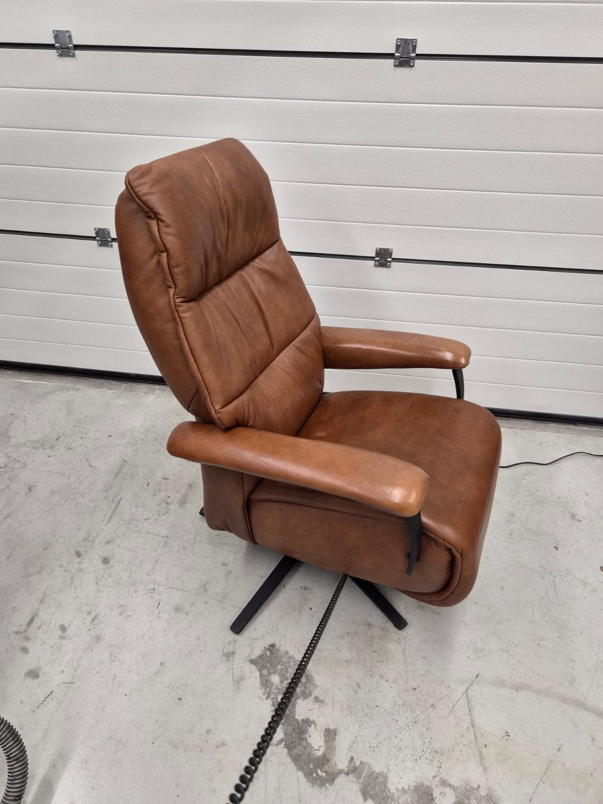 Comfortabele mooie zachtleren staopstoel  Himolla, Huis en Inrichting, Gebruikt, Klassiek, Comfortabel, Ophalen of Verzenden, 75 tot 100 cm