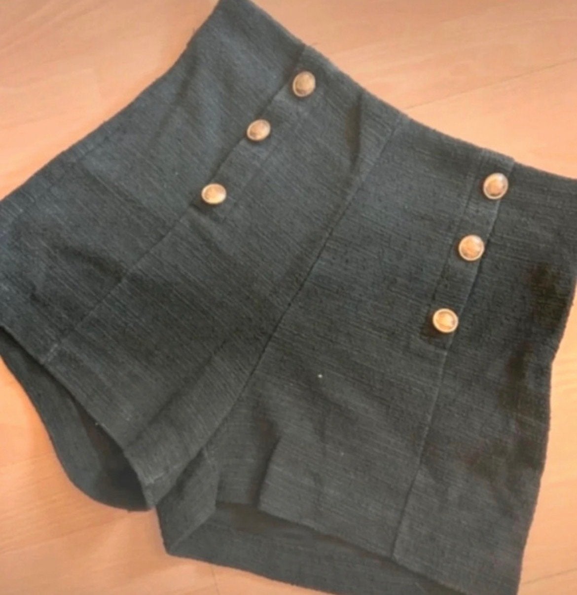 Stradivarius Tweed Shorts met Gouden Knopen - Maat 38, Kleding | Dames, Maat 38/40 (M), Kort, Zwart, Ophalen of Verzenden