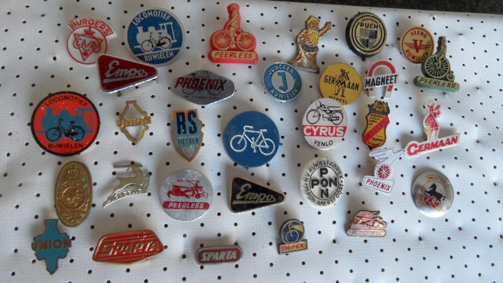 Oldtimerrijwiel speldjes 31 x, Verzenden, Gebruikt, Merk, Speldje of Pin