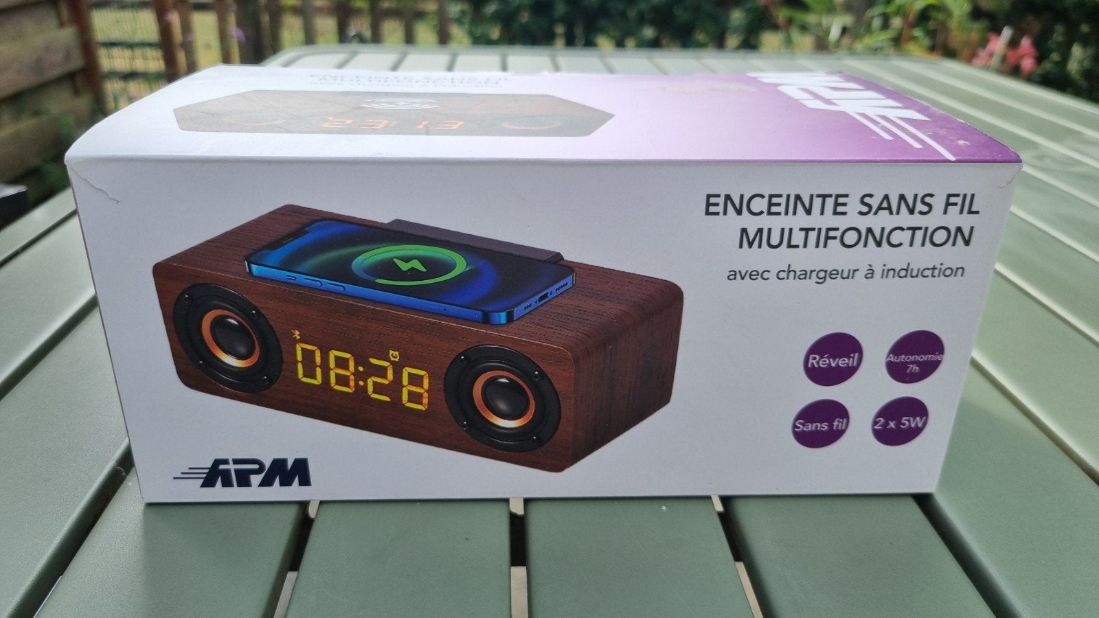 Nieuwe Wekker Radio met Draadloos Opladen - Nieuw in Doos, Ophalen of Verzenden, Nieuw, Digitaal