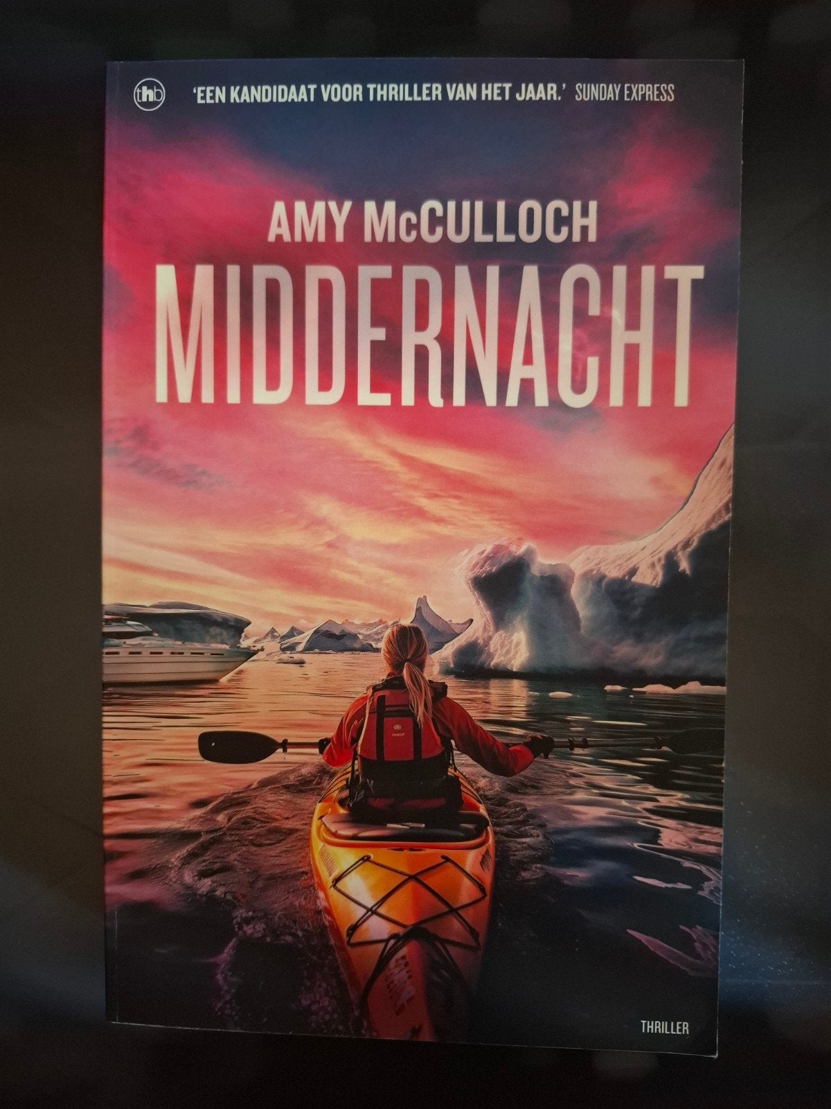 Middernacht - Amy McCulloch (Thriller), Ophalen of Verzenden, Zo goed als nieuw, Amy McCulloch