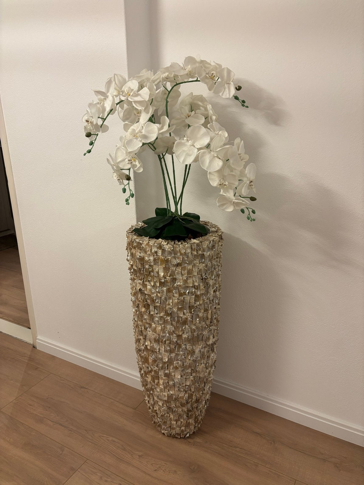 Twee unieke vazen met orchideeën, Overige materialen, Beige, Inclusief decoratie, Ophalen of Verzenden