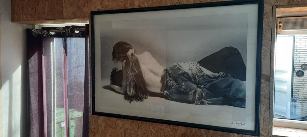 Grote ingelijste zwart-wit foto van vrouw, 124x85 cm, Ophalen