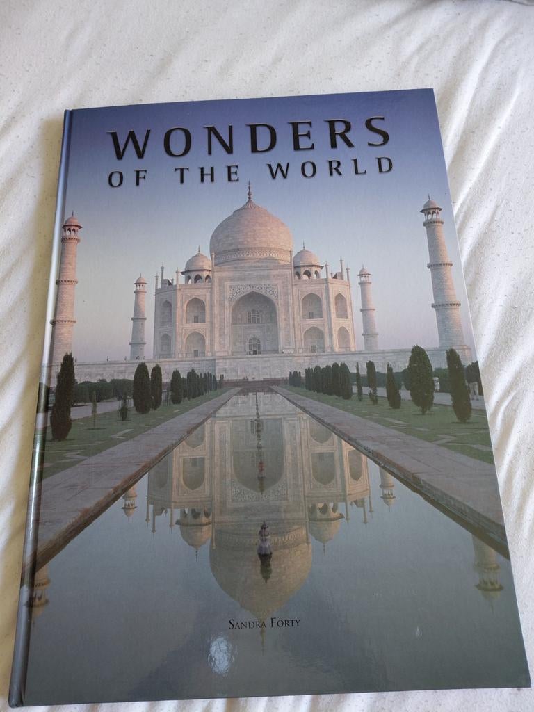 Wonders of the World - Prachtig geïllustreerd boek, Ophalen of Verzenden, Zo goed als nieuw, Sandra Forty