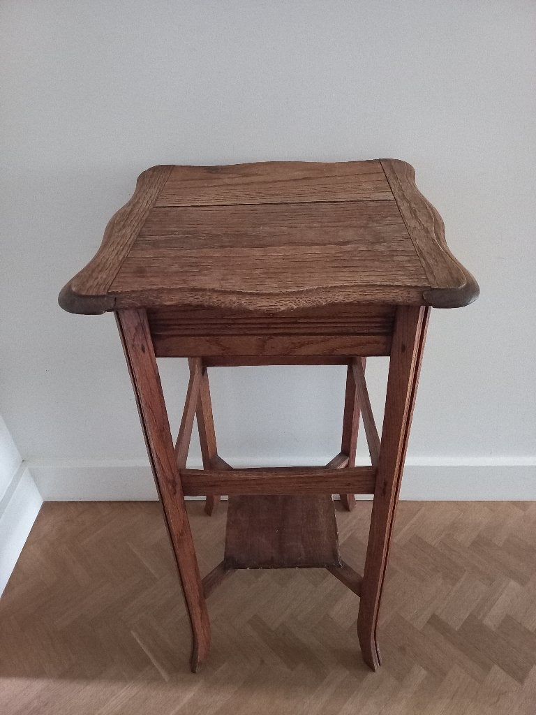 Houten naaitafeltje, Ophalen