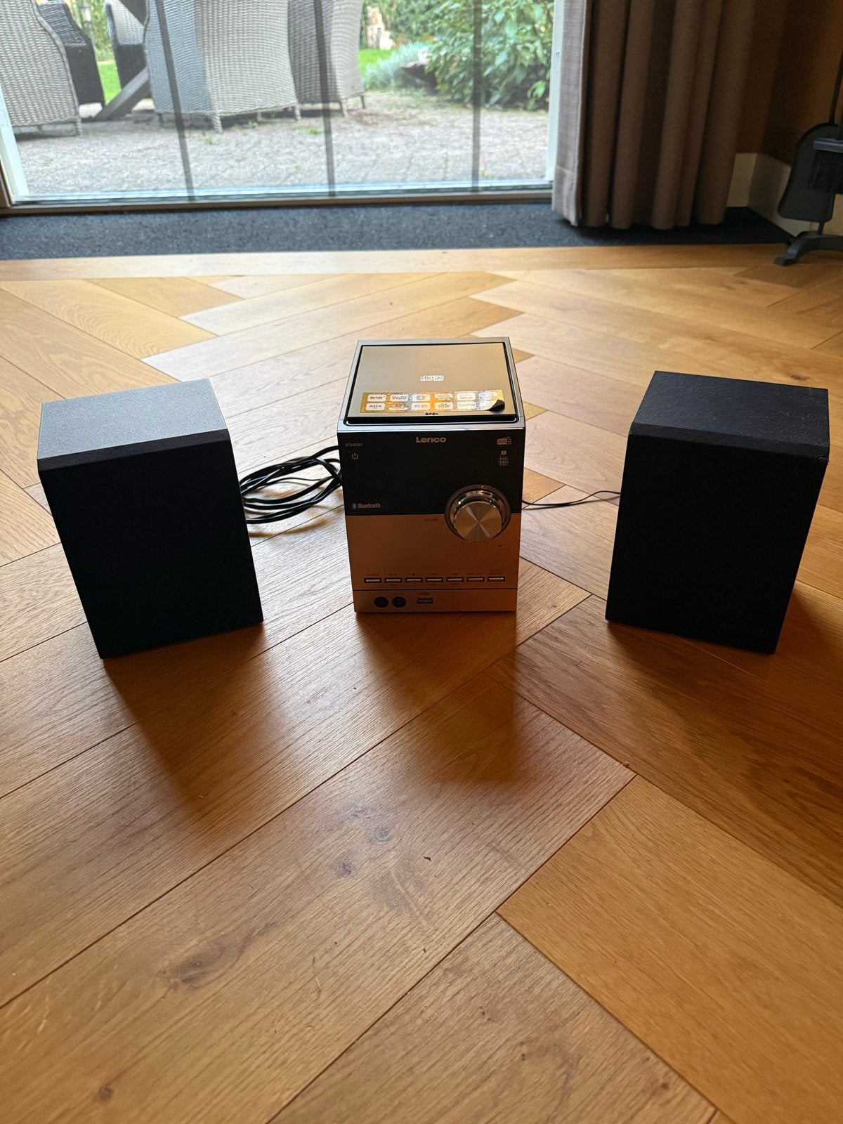 Foto 4 van Lenco MC-150 Microset met Bluetooth en CD-speler