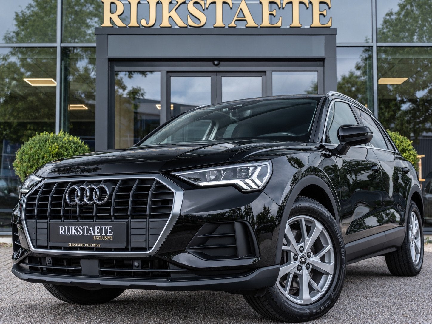 Audi Q3 45 TFSI e S-Line|CAM|SFEER|APP|ACC|MATRIX|KEYLESS, Auto's, Dealer onderhouden, Gebruikt, Met garantie (alle), Leder en Stof
