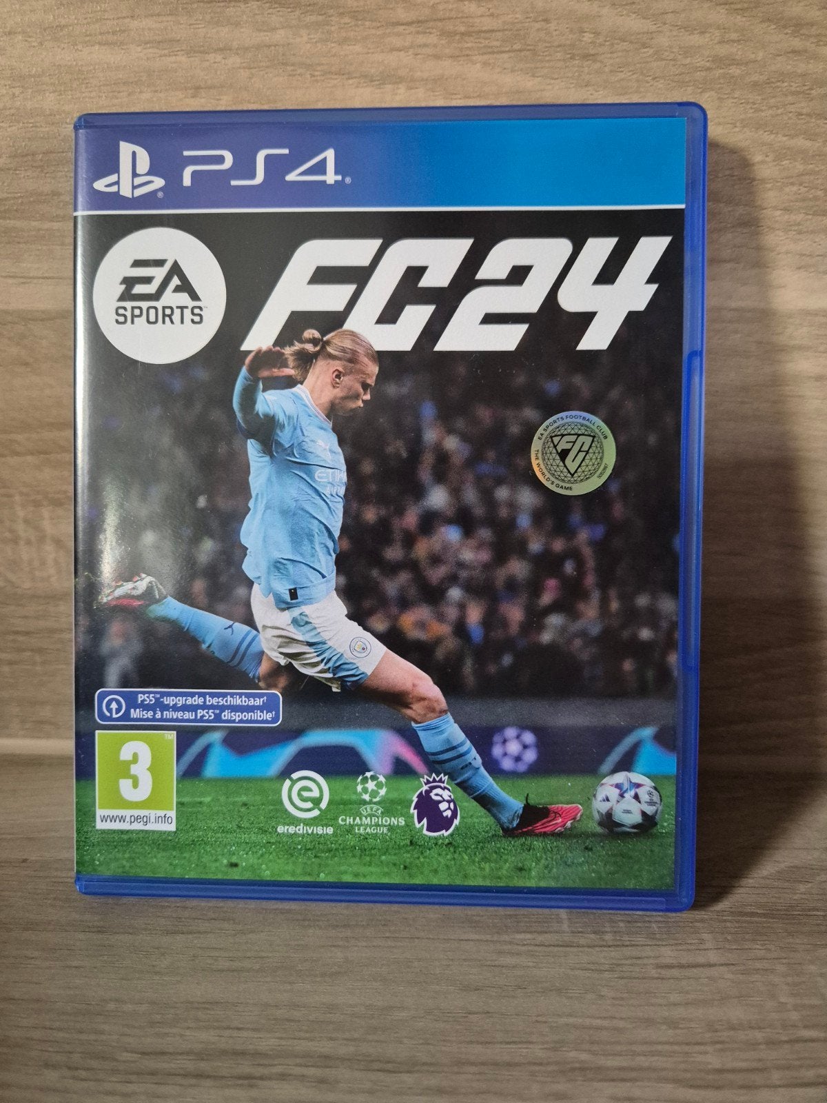 EA Sports FC 24 PS4 - Voetbalgame met PS5-upgrade, Ophalen of Verzenden, Zo goed als nieuw, Eén computer, Sport