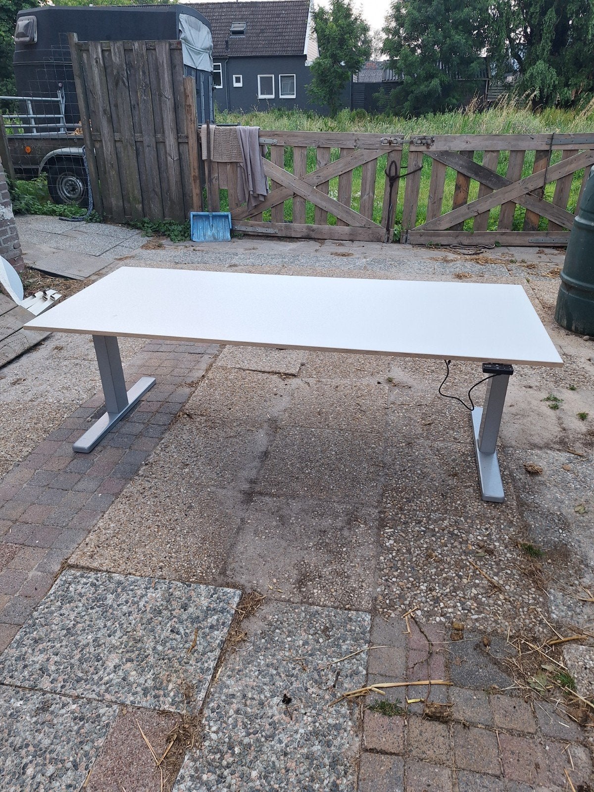 Zit/Sta bureau 180x80  met stoel, Ophalen, Zit-sta bureau, Elektrisch, Zo goed als nieuw