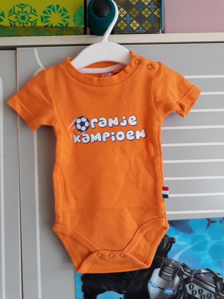 WK Oranje kampioen rompertje mt 62/68, Ophalen of Verzenden, Zo goed als nieuw, Jongetje of Meisje, Nacht- of Onderkleding