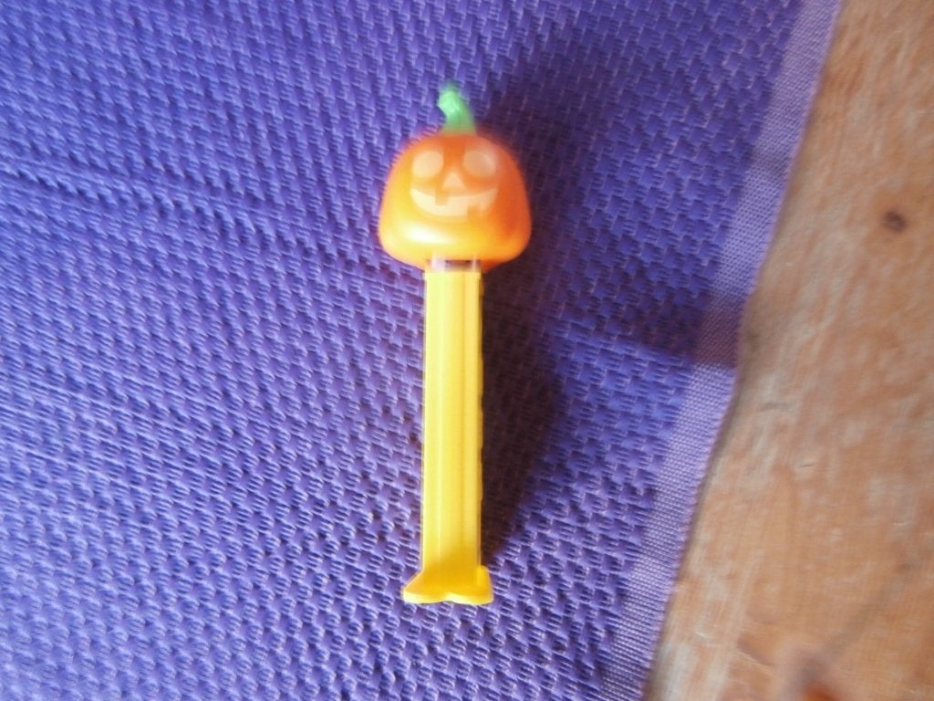 snoep dispenser met pompoen PEZ candy dispenser Halloween, Ophalen of Verzenden, Zo goed als nieuw, Overige typen, Halloween of Griezel