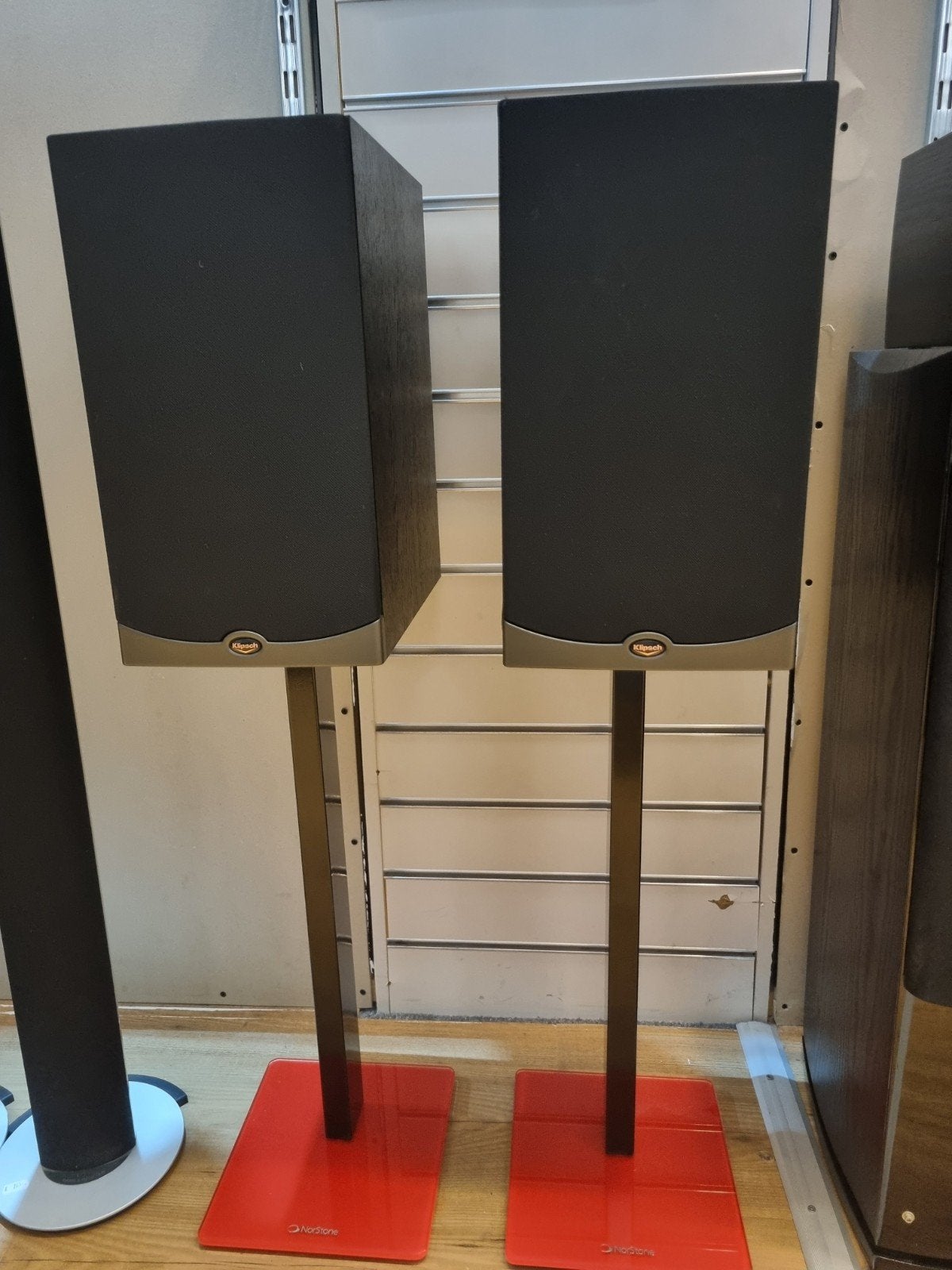 KLIPSCH R-61 & Norstone stands Zwart-100 Watt, ////, Zo goed als nieuw, 60 tot 120 watt, ////
