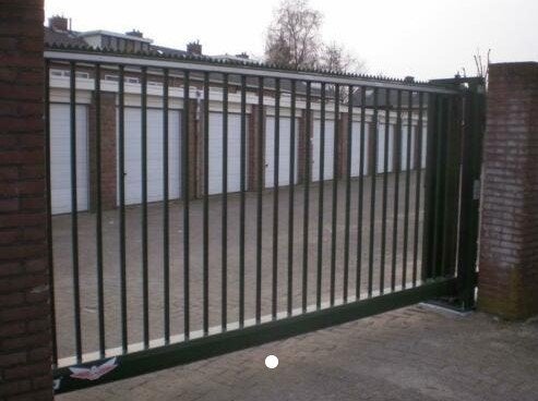 te huur garagebox / garage / opslag met stroom Zaltbommel