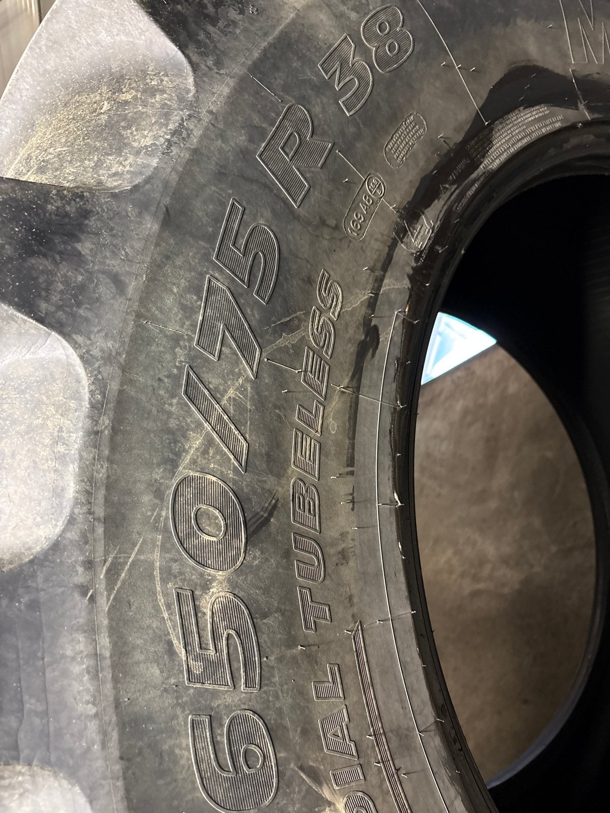 Gebruikte Michelin 650/75 R38, Ophalen