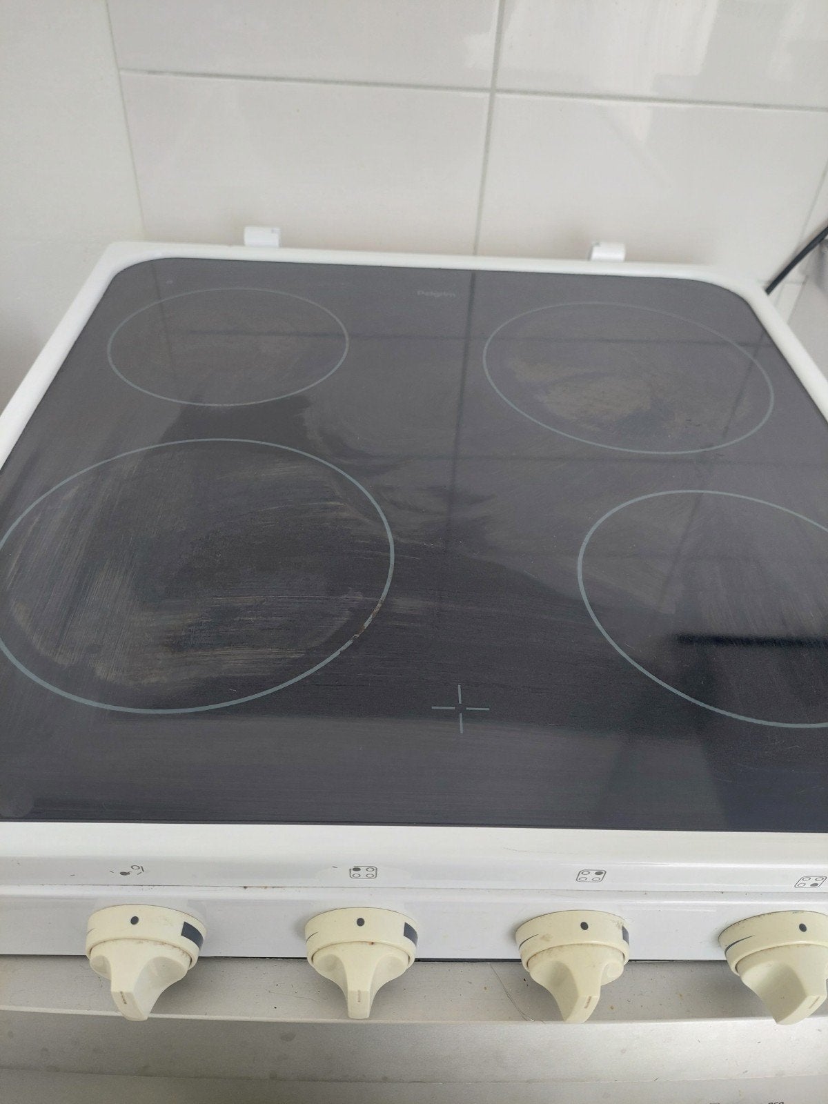 Vrijstaand keramisch fornuis met 4 kookzones 1 pit is defect, Witgoed en Apparatuur, Gebruikt, Keramisch, Vrijstaand, 4 kookzones