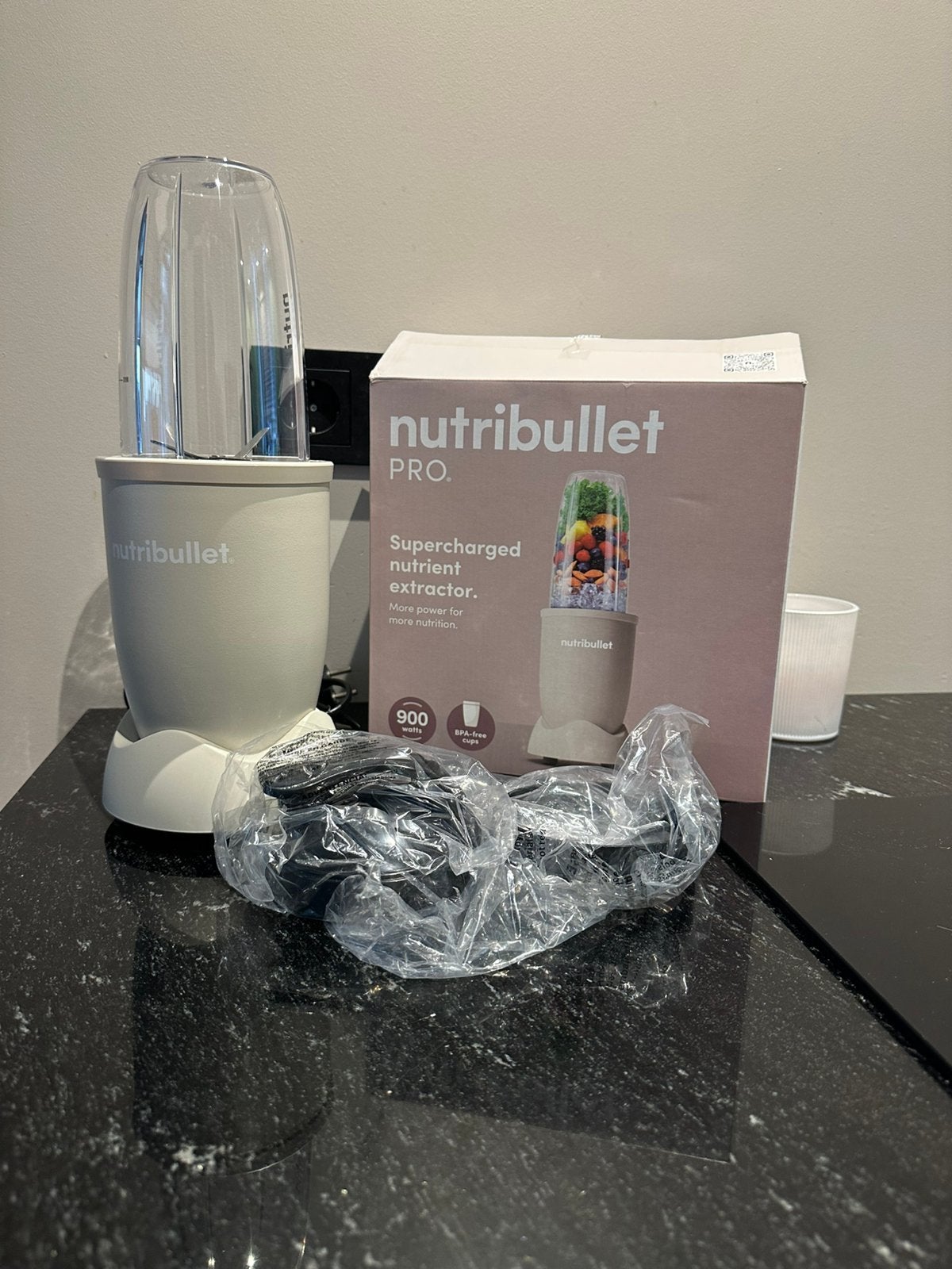 Nieuw: Nutribullet blender 900watt PRO sand uitgebreid, Ophalen of Verzenden, Zo goed als nieuw, 3 snelheden of meer