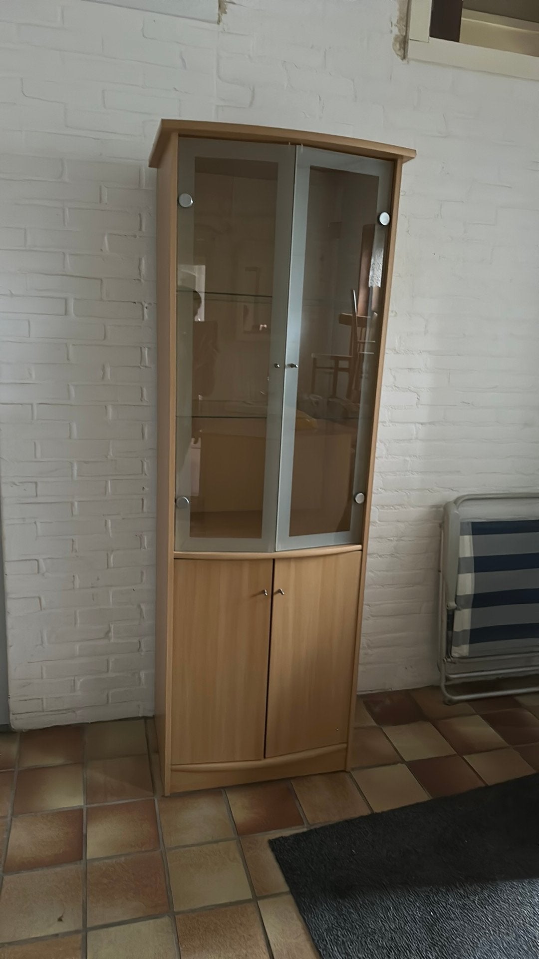 Vitrine kast met glazen deuren boven ., Ophalen, 50 tot 100 cm, Zo goed als nieuw, 25 tot 50 cm
