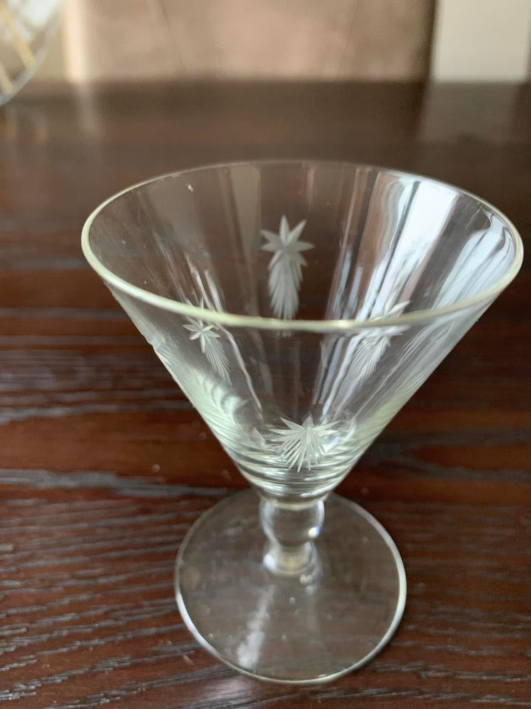 Geëtste drinkglazen., Ophalen