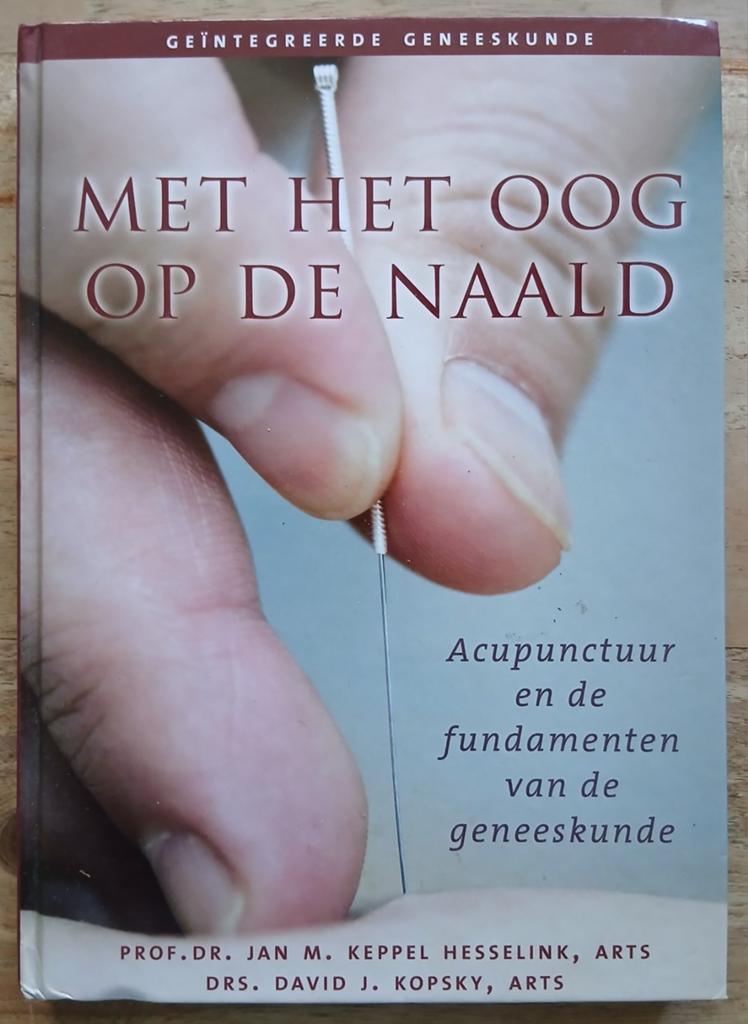 Keppel Hesselink, Met het oog op de naald, Ophalen of Verzenden, Gelezen