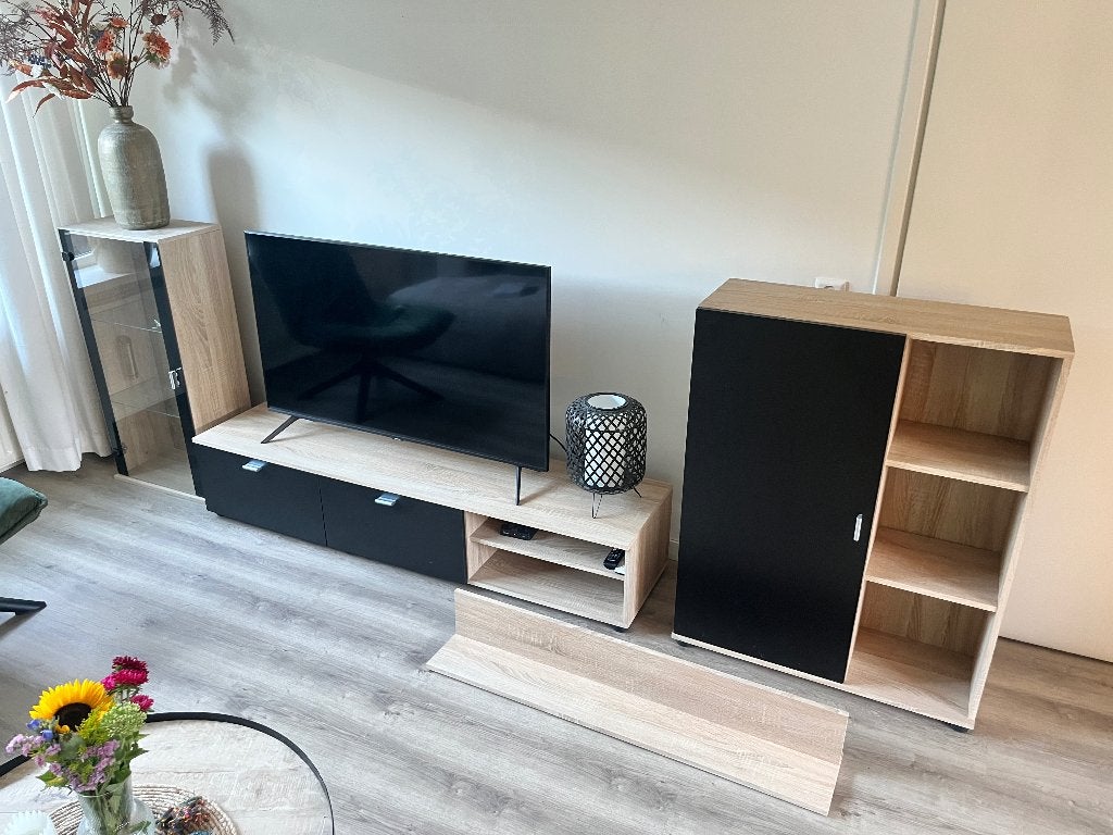Complete TV-meubel set met dressoir, wandkast en boekenplank