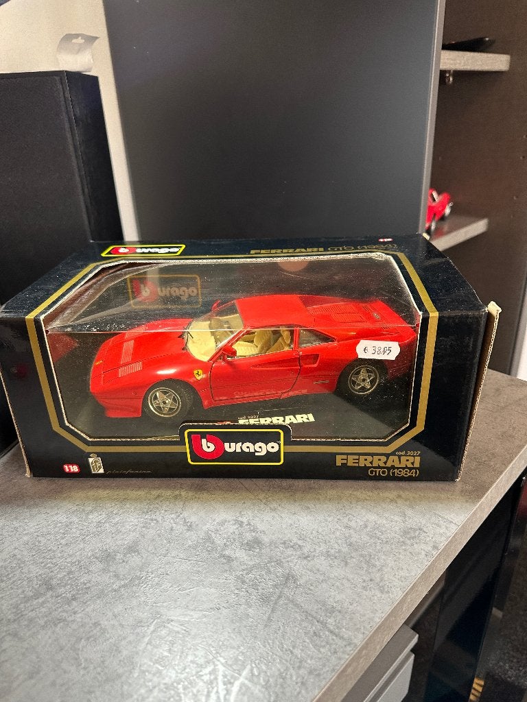 Ferrari GTO (1984) 1 : 18 Burago, Ophalen of Verzenden, Zo goed als nieuw, Auto, Bburago