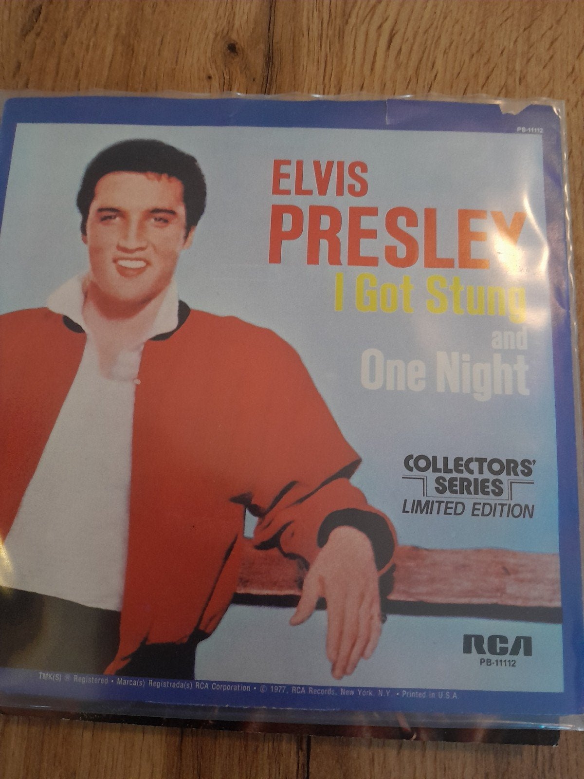 elvis presley 7inch l got stung, Ophalen of Verzenden, Zo goed als nieuw, Pop