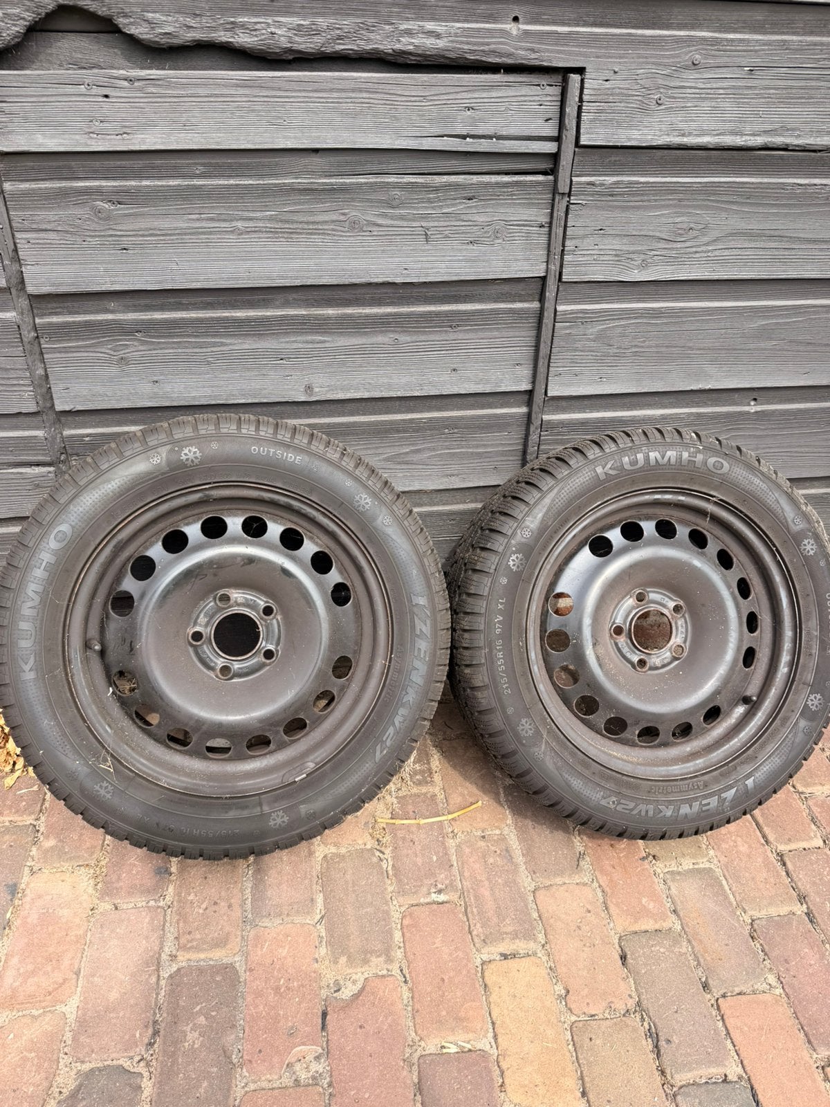 2x Kumho I’Zen KW27 winterbanden op stalen velgen, Ophalen, 215 mm, 16 inch, Banden en Velgen