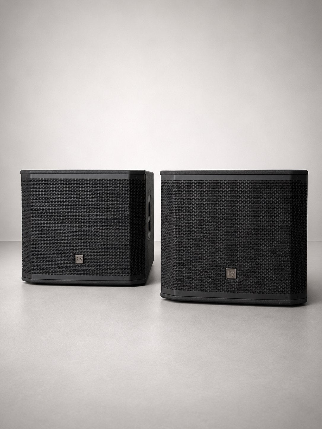 2x Electro-Voice EKX-15SP Actieve 15” Subwoofers, Zo goed als nieuw, Sonos, Ophalen, 150 watt of meer