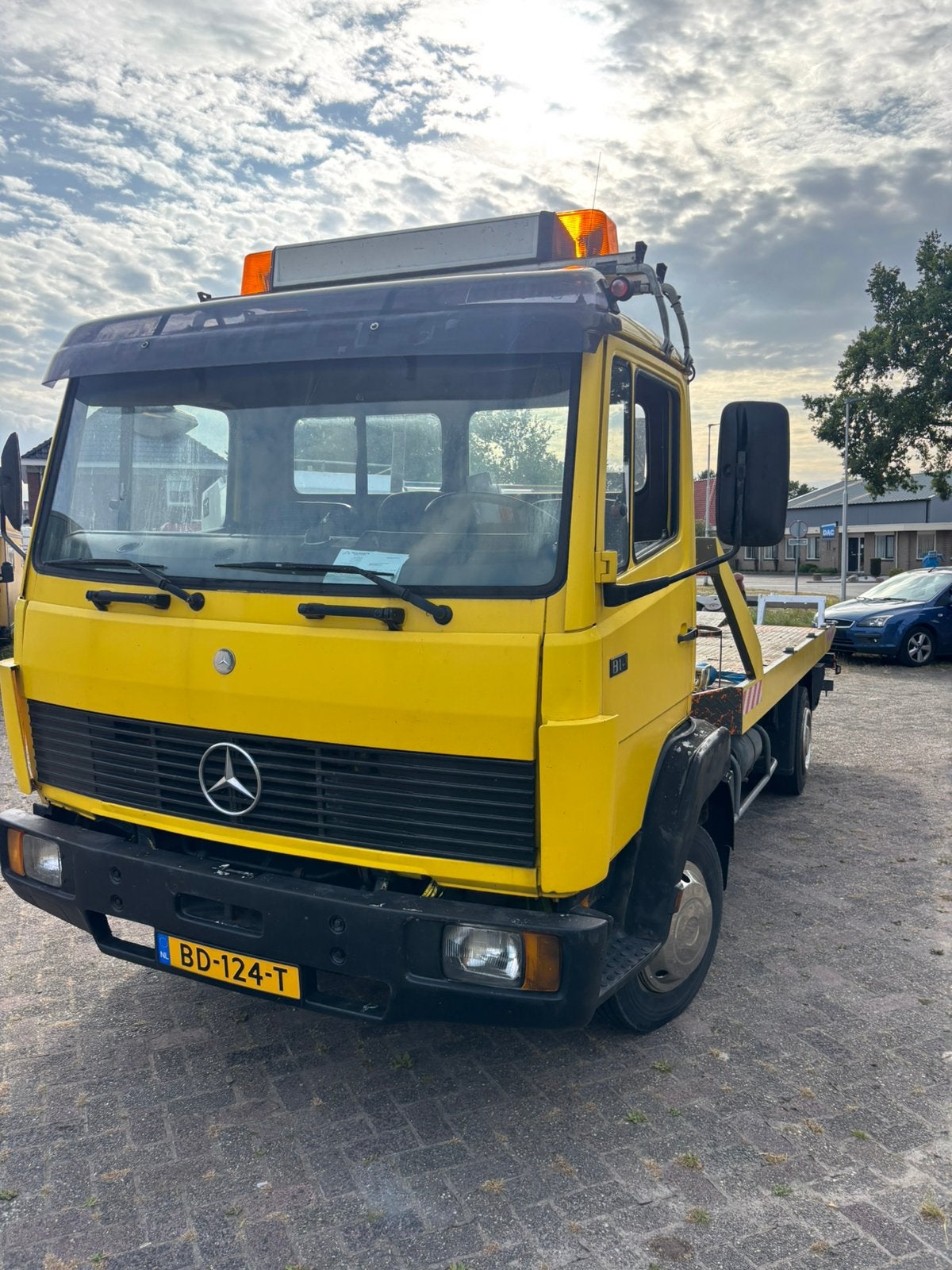 Mercedes 814 oltimer belasting vrij 1986, Particulier, Te koop, Geel, Mercedes-Benz