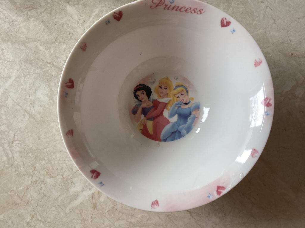 Disney schaal hoog 6 diam. 17.5 cm, Ophalen of Verzenden, Mickey Mouse, Zo goed als nieuw, Beeldje of Figuurtje