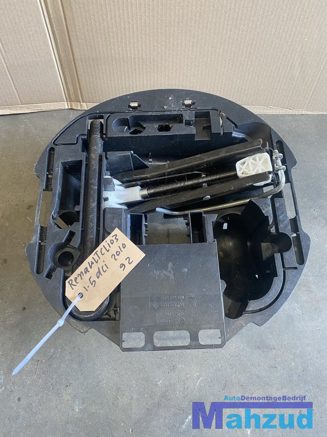 RENAULT CLIO 3 reservewiel houder reseverwieldrager KRIKSET, Renault Group, Gebruikt, Contact.group@renault.com, Renault