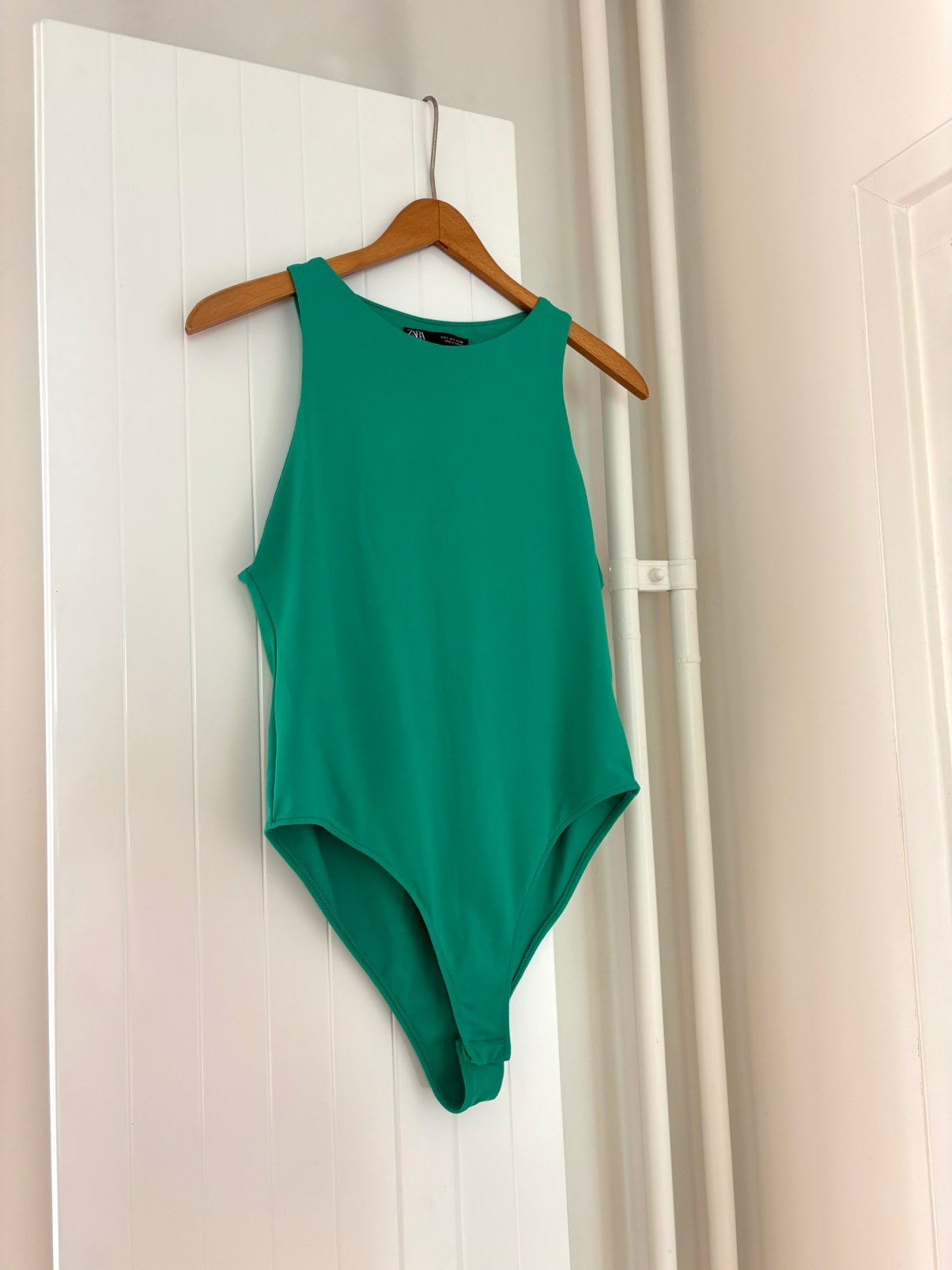Zara Groene Body | Maat L | Mouwloze Basic Bodysuit zomer, Ophalen of Verzenden, Gedragen, Groen, Zonder mouw