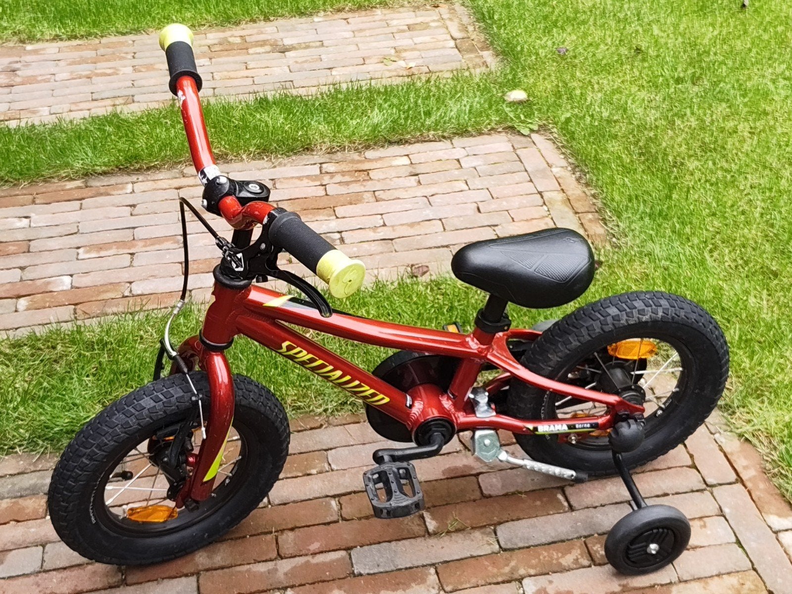 Specialized RipRock 12 inch kinderfiets met zijwieltjes, Fietsen en Brommers, Zijwieltjes, Gebruikt, Velgrem, Minder dan 16 inch