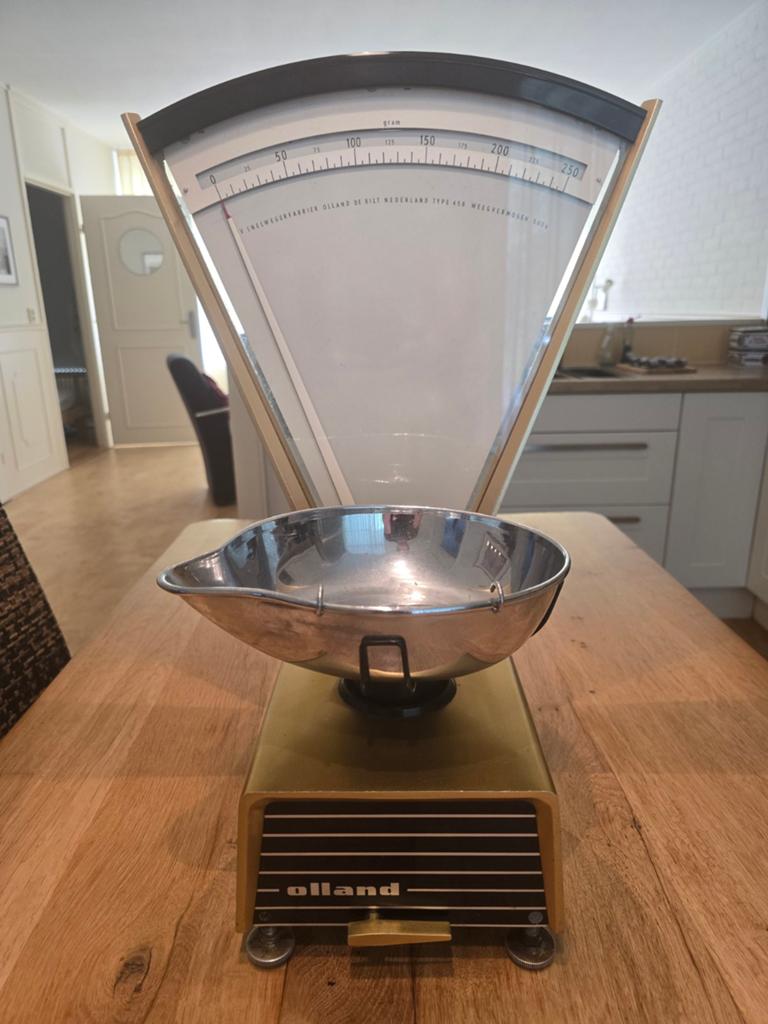 Stijlvolle Olland De Bilt keukenweegschaal goud/chroom 1963, Antiek en Kunst, Antiek | Keukenbenodigdheden, Ophalen of Verzenden