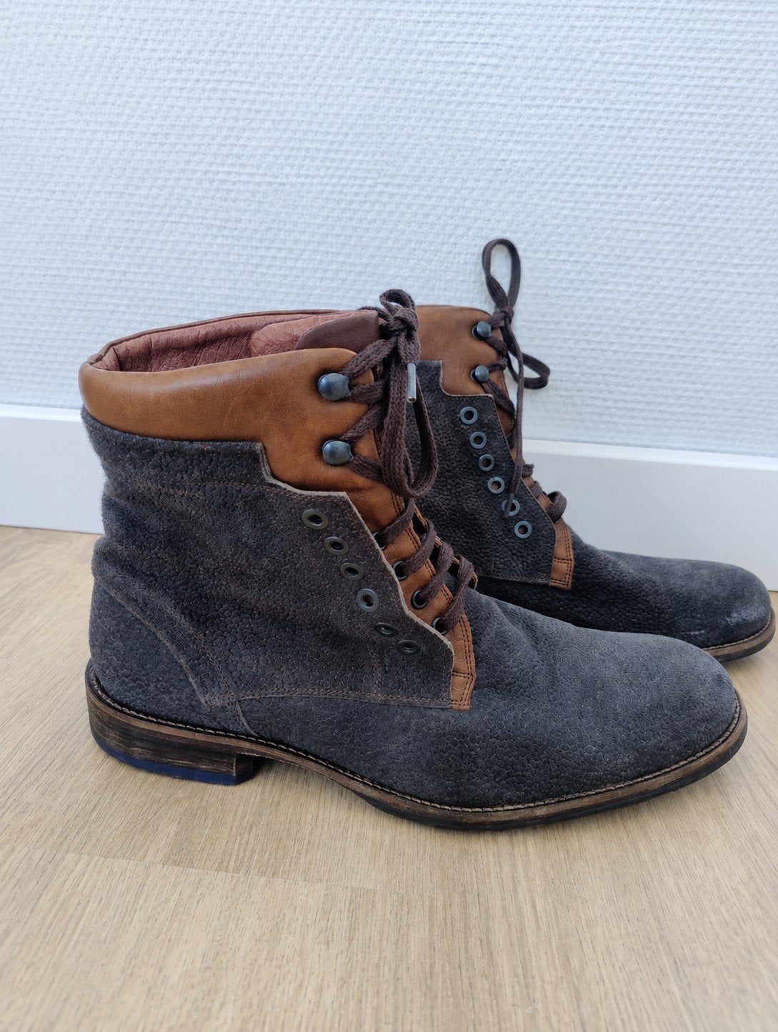 Floris van Bommel suède boots Maat 7.5 (41.5) heren schoenen, Kleding | Heren, Overige kleuren, Boots, Floris van Bommel, Ophalen of Verzenden